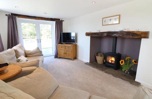 Casterton House | Experience Unmatched Comfort at Damson Barn - 5 Star Stay