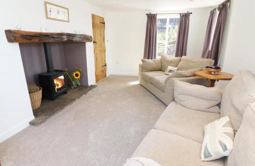 Casterton House | Experience Unmatched Comfort at Damson Barn - 5 Star Stay