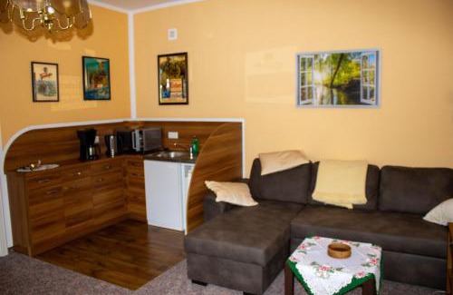 Blievenstorf Apartment | Family-Friendly Retreat at Damwildhof Fewo zur Linde