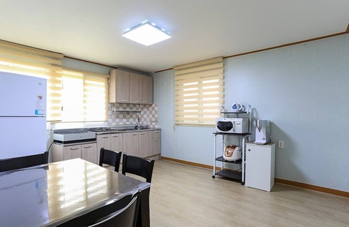 Wonyul-ri House | Explore Damyang Dongine Unshared House Pension with Eco Amenities