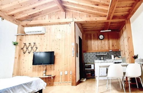 Wonyul-ri House | Eco-Friendly Retreat at Damyang Songjukheung Pension