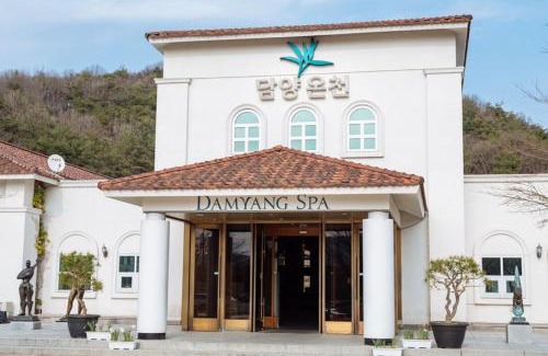 Wonyul-ri Hotel | Relax at Damyang Spa and Tourist Hotel with Hot Tub Access
