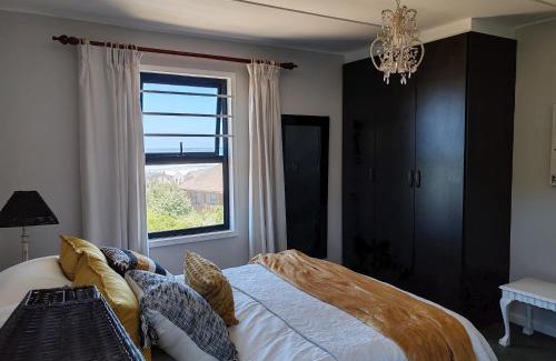 Oyster Bay House | Oceanfront Retreat at Dan En Wan with Family-Friendly Amenities