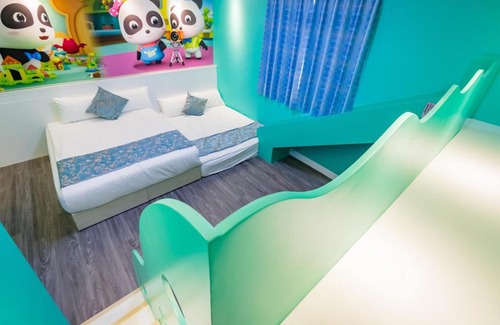 Wujie House | Discover Dan-Huang B&B: Pet-Friendly with Breakfast Included