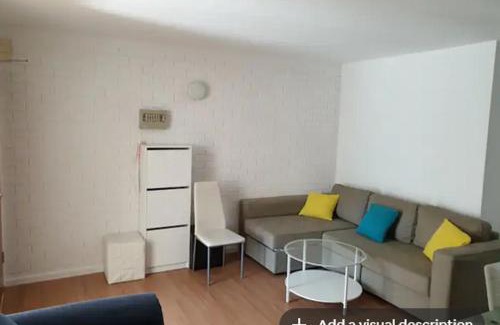 Turner House | Comfortable Private Room in 3-Bedroom Apartment