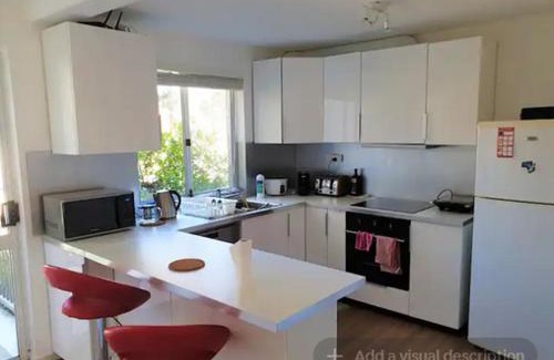 Turner House | Comfortable Private Room in 3-Bedroom Apartment