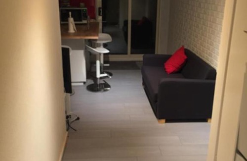 Dickson House | Cozy Private Room Near City & ANU - Rated 8/10 by Guests
