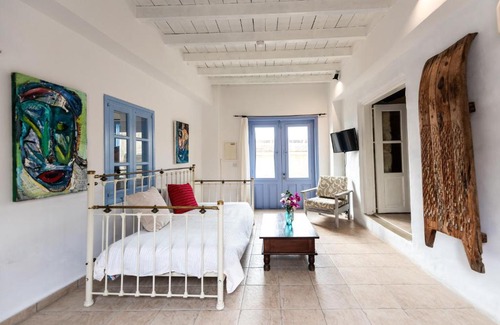 Tochni House | Pet-Friendly Danae House with Pool and Breakfast Options