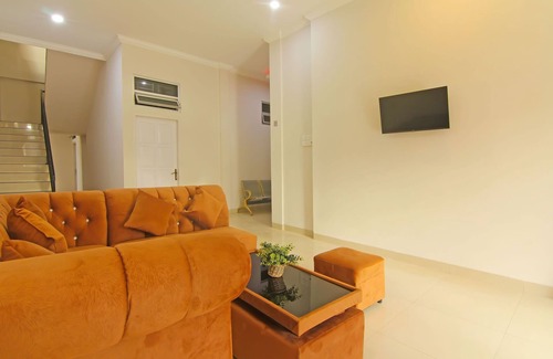 Padang Hotel | Budget-Friendly Stay at Capital O 91675 Utama Residence
