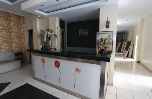 Palmerah Hotel | Dancenter Tanah Abang Near Pasar Tanah Abang