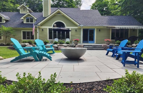 Birchwood Farms House | Dancing Moose – Scenic Fairway Views & Inviting Patios