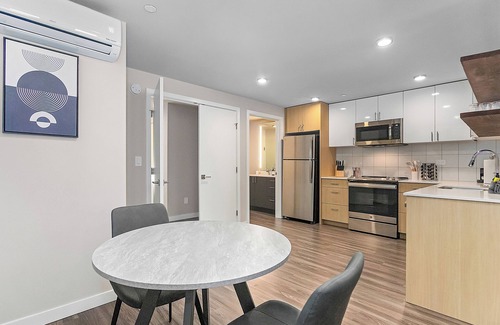 Fremont Apartment | Dancing Wings Retreat Walker Paradise