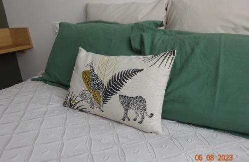 Nogent-le-Rotrou Apartment | Comfortable Dandy Hotel in Nogent-le-Rotrou City Center