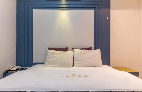 Dangjin Hotel | Eco-Friendly Comfort at Dangjin W with Family Amenities
