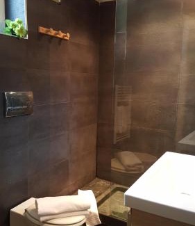 Monza Apartment | Comfortable DaNicolas Cairoli Apartment with Breakfast Included