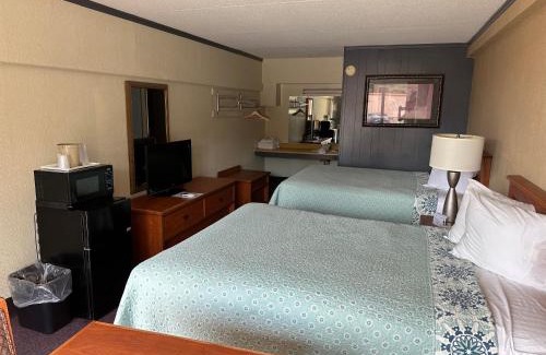 Coal Run Village Hotel | Comfortable Stay at Daniel Boone Motor Inn with Family-Friendly Amenities
