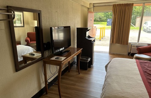 Coal Run Village Hotel | Discover Daniel Boone Motor Inn: Family-Friendly Retreat