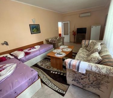 Nessebar New Town House | Cozy Daniel Guest House: Breakfast Included & Family-Friendly