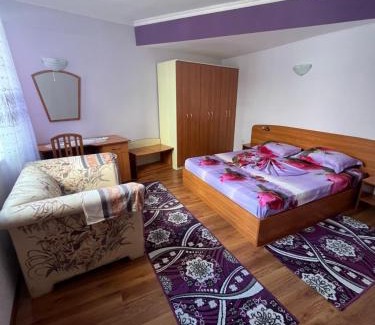 Nessebar New Town House | Cozy Daniel Guest House: Breakfast Included & Family-Friendly