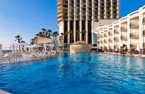 Herzliya Pituach Apartment | Relax at Daniel Hotel Apt with Ocean View & Pool Access