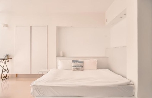 Herzliya Pituach Apartment | Relax at Daniel Hotel Apt with Ocean View & Pool Access