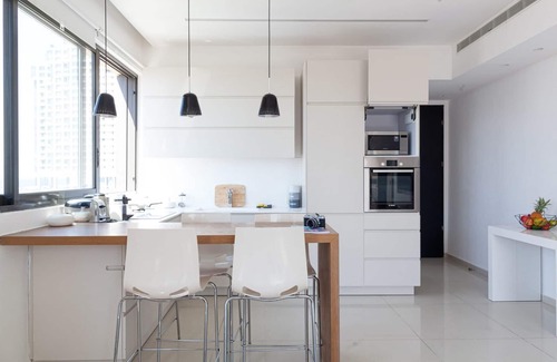 Kerem HaTeimanim Apartment | Explore Daniel Ivoire - Family-Friendly Stay in Tel Aviv-Yafo