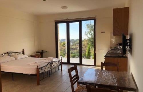Koili Apartment | Inviting Daniel's Hotel Apartments: 4-Star with Pool & Family Amenities