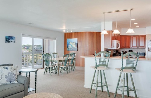 South Nags Head Condo | Discover Daniel's Diamond: Ocean Views & Pool Access