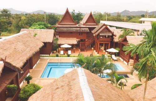 Hin Lek Fai Resort | Relax at Danieli Resort: Oceanfront Pool & Spa Retreat