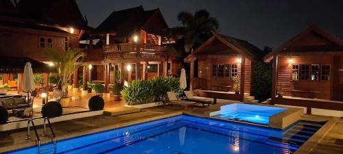 Hin Lek Fai Resort | Relax at Danieli Resort: Oceanfront Pool & Spa Retreat