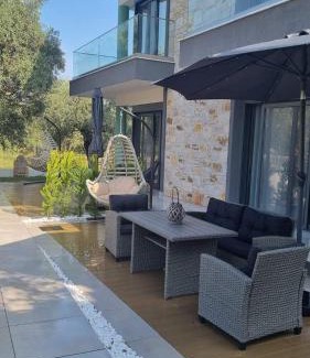 Skala Rachoniou Villa | Discover Danielli Villas: Guest Rated 9.7 & Family Friendly