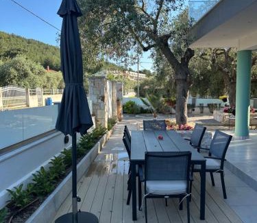 Skala Rachoniou Villa | Discover Danielli Villas: Guest Rated 9.7 & Family Friendly