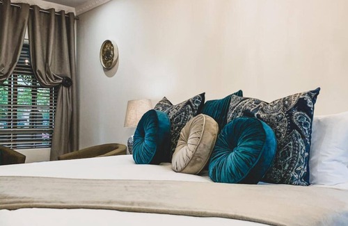 Polokwane House | Delightful Danlee Overnight Accommodation with Breakfast & Kitchen