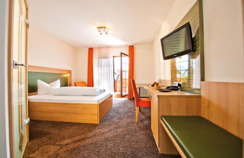 Marschalkenzimmern Hotel | Pet-Friendly Getaway at Danner's Hotel Löwen - 8.8/10 Rated