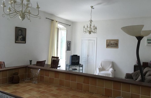 Guiselle Apartment | Cozy Retreat at Tante Madeleine: Mountain Views & Family Comfort