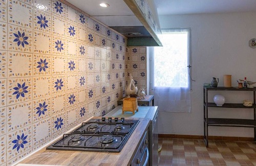 Valreas Villa | Peaceful Retreat with Pool & Pet-Friendly Amenities