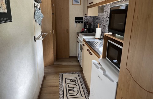 Hockai House | Peaceful Retreat with Pet-Friendly Options and Kitchen Access