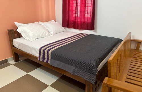 Aduthurai Hotel | Danshika Temple Residency
