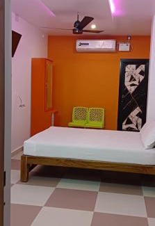 Aduthurai Hotel | Danshika Temple Residency