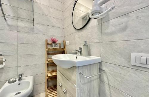 Rione Alto Bed & Breakfast | Top-Rated Dantonarooms: Family & Pet Friendly Stay