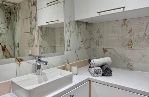 Kaisermuhlen Apartment | Family-Friendly Danube22 Apartment – Rated 9.2/10