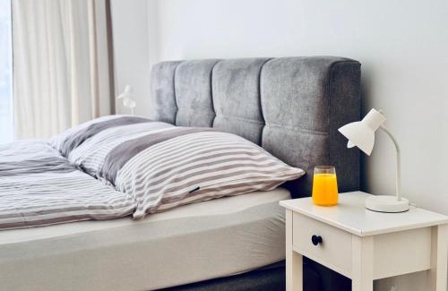 Kaisermuhlen Apartment | Prime Stay at Danube22 Apartment - 5-Star with Family Amenities
