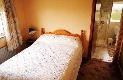 Creegh House | Exceptional Danubio Guest Accommodation - Rated 9/10