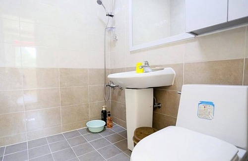 Danyang House | Eco-Friendly Danyang Byulmoori Pension with Breakfast Amenities