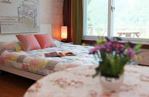 Danyang House | Eco-Friendly Danyang Fragrant Tree Pension with Breakfast