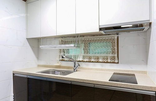 Danyang House | Eco-Friendly Danyang Namhangangsolbat Pension with Pool