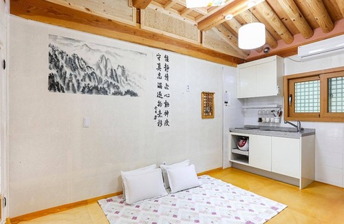 Danyang House | Eco-Friendly Danyang Woosanjeongsa Hanok Pension - 10/10 Rating