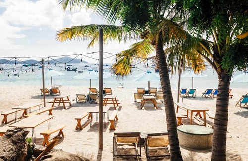 Cam Ranh Hotel | Pet-Friendly Dao Hoa Vang Villa with Ocean View & Hot Tub