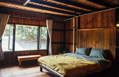 Cam Ranh Hotel | Pet-Friendly Dao Hoa Vang Villa with Ocean View & Hot Tub