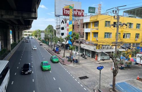 Bang Phlat Hotel | Top-Rated Family-Friendly Stay at Dao Jaras Fah Hometel